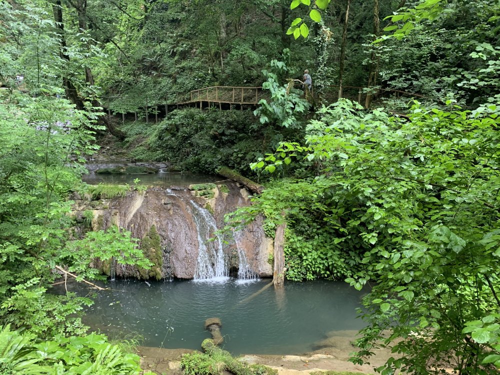 33 водопада из Дагомыса