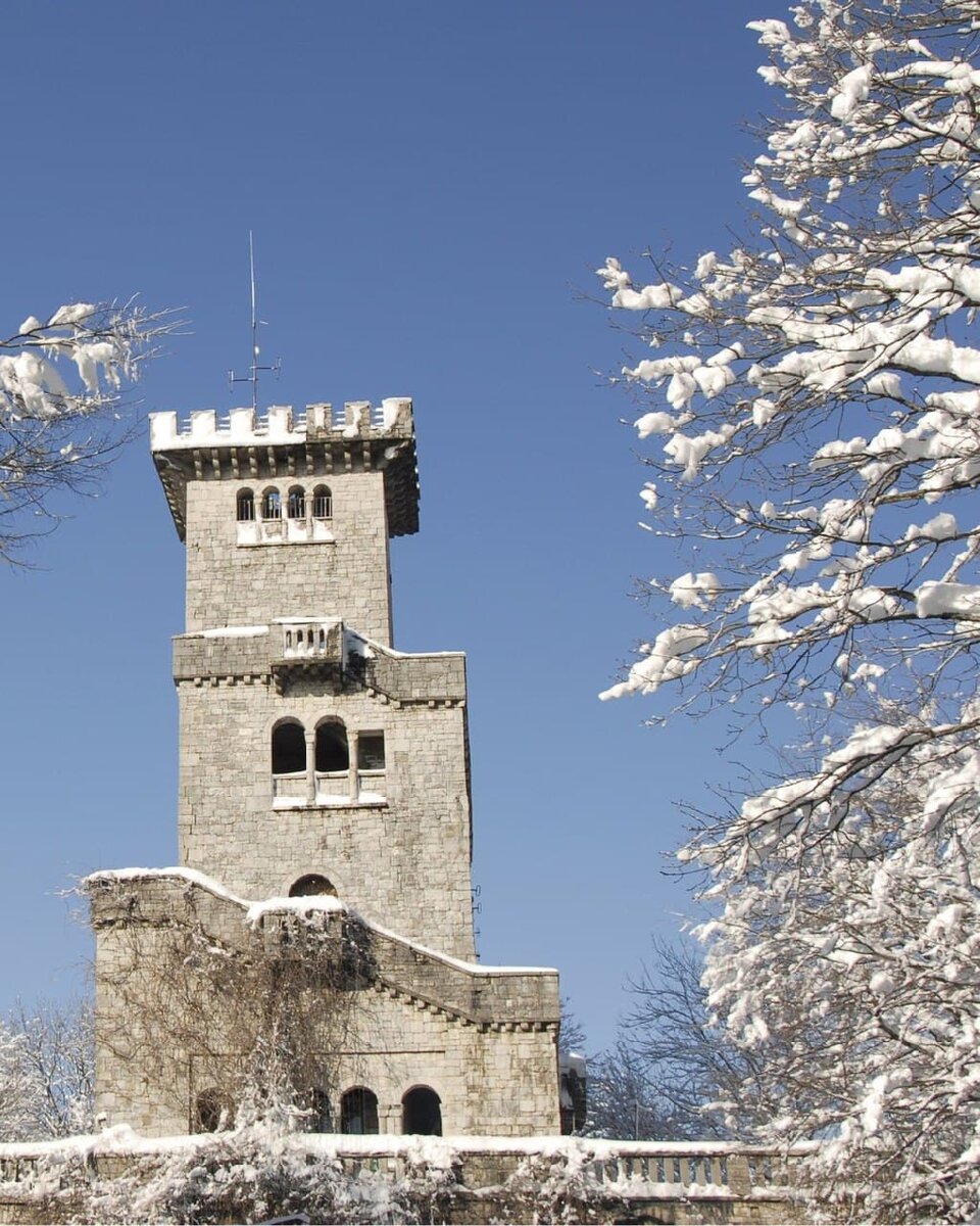 ресторан на горе ахун сочи. ресторан на горе ахун сочи. гора ахун заброшенный ресторан. заброшенный ресторан ахун. заброшенный ресторан ахун сочи.