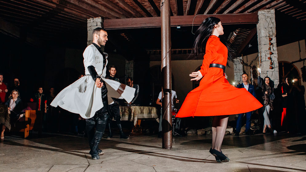 33 водопада + шоу