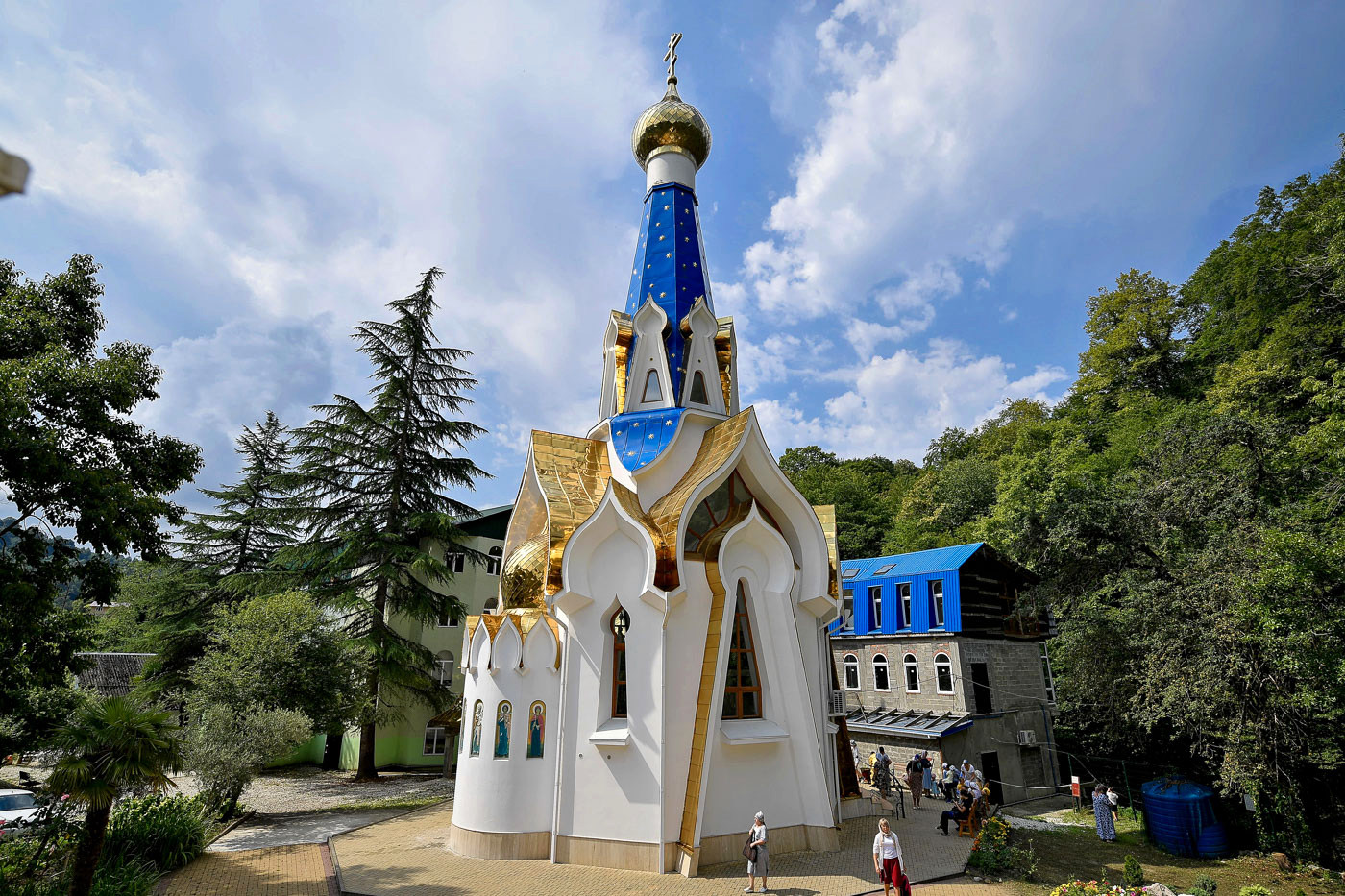Женский монастырь Женский монастырь
